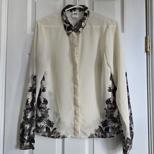 🌷Sheer cream blouse with tattoo effect pattern